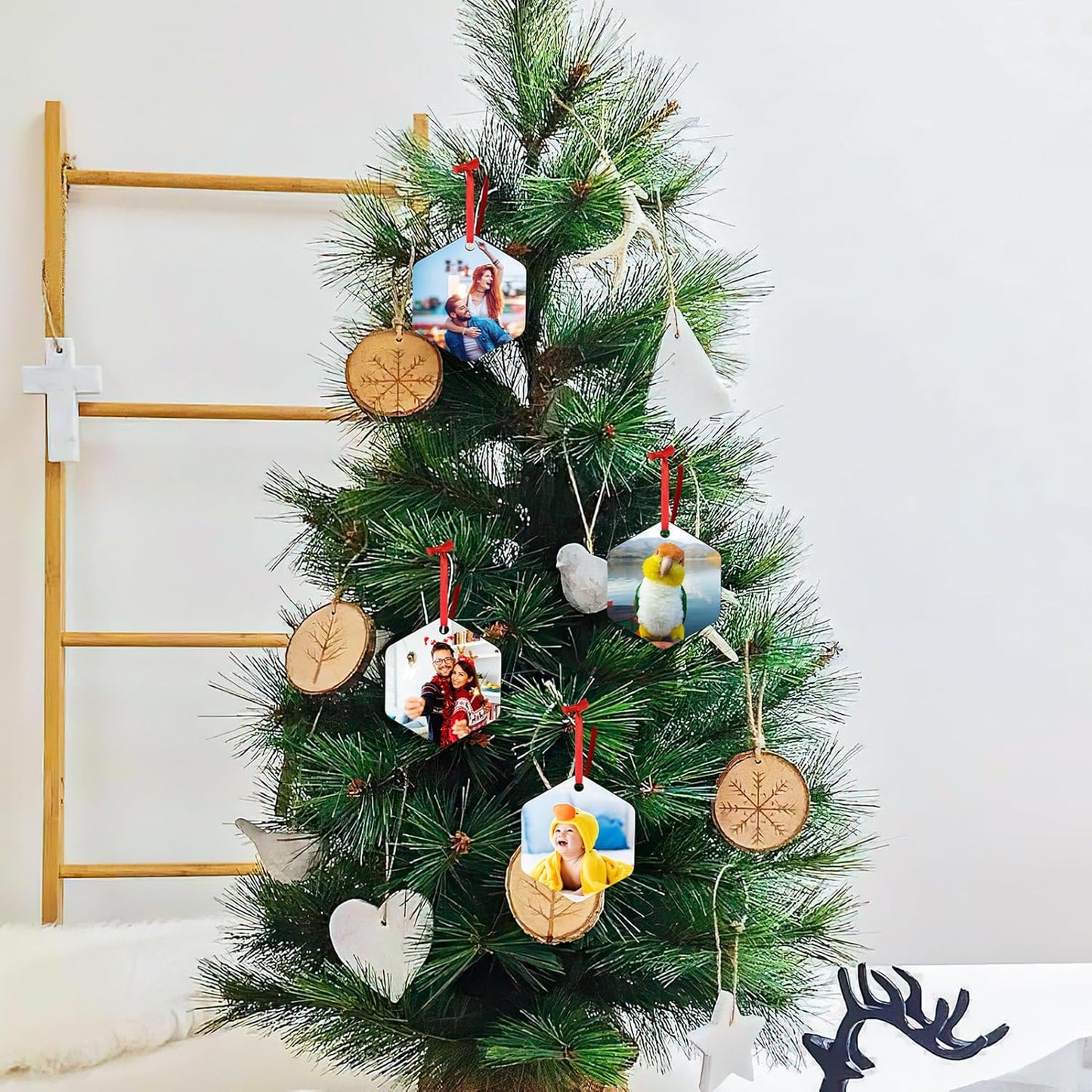 Personalized Christmas Ornaments 2025 Wood Custom Picture Text Hanging Ornament Customized Christmas Tree Decorations Keepsake Gift for Family Couples Xmas Tree Home Decor